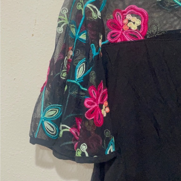 Kim & Cami Black Pink Embellished Short Sleeve Blouse - Picture 5 of 9